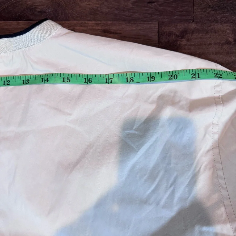 Izod XFG Off-White V-Neck Windbreaker, Zip Pockets,‎ Size XL
